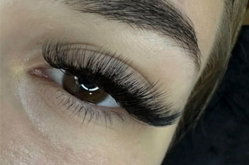 Przedłużanie rzęs w Jeleniej Górze LED